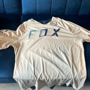 Ivory/blue fox Defend MTB tee size L